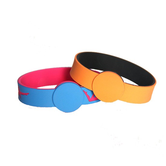 Bracelet personnalisé à puce RFID en silicone coloré double couche
