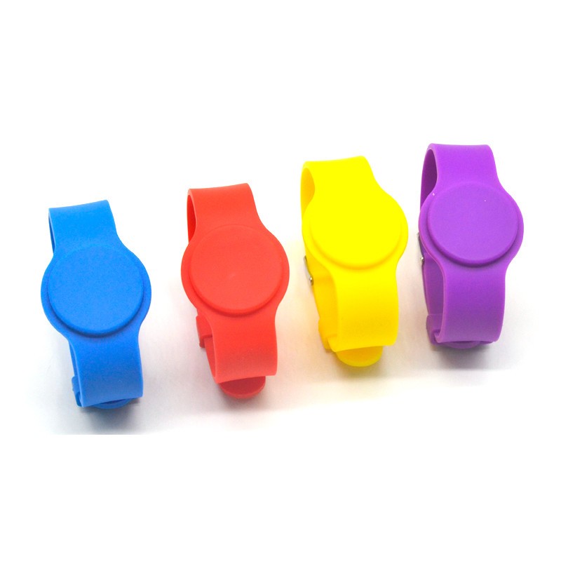 Bracelets en silicone réglables et imperméables personnalisables pour l'accès aux événements