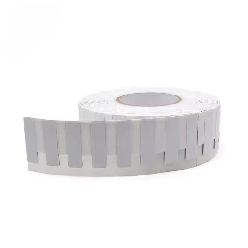 Étiquette flexible anti-métal UHF RFID longue portée pour le suivi des actifs