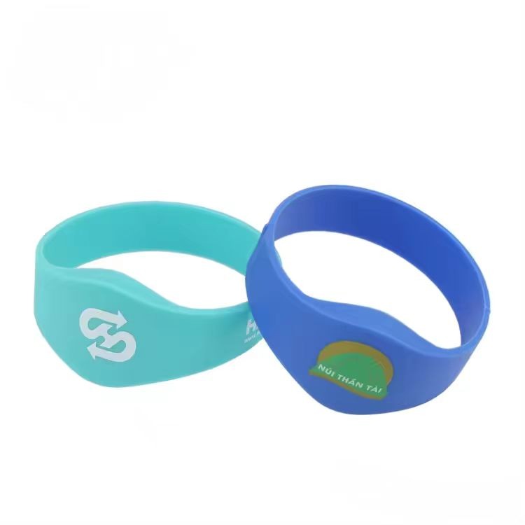 Bracelets NFC personnalisés, bracelets à clés réinscriptibles, bracelets RFID en silicone étanches