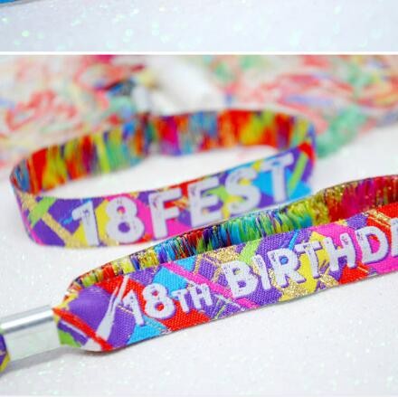 Bracelets de fête pour le 18e anniversaire
