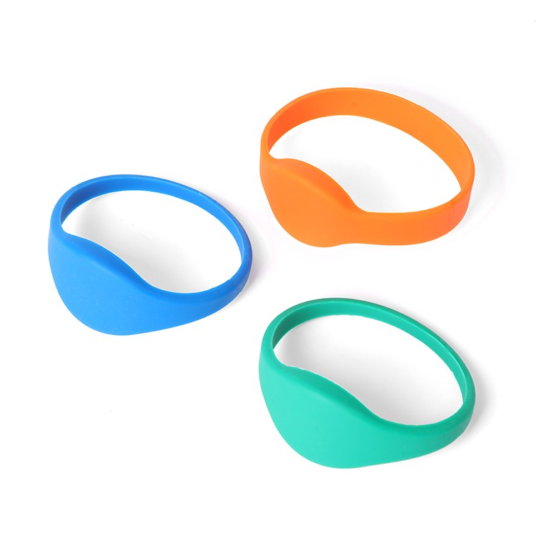 Bracelets de proximité intelligents personnalisés en gros, contrôle d'accès, bracelet RFID en silicone souple