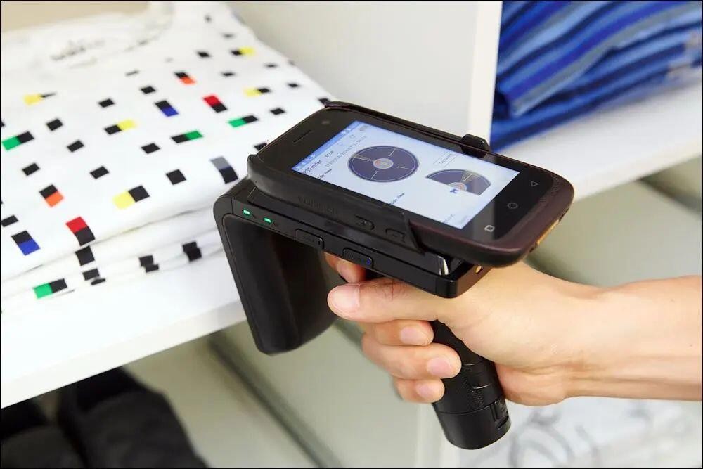 Un autre détaillant de mode japonais utilise des outils RFID