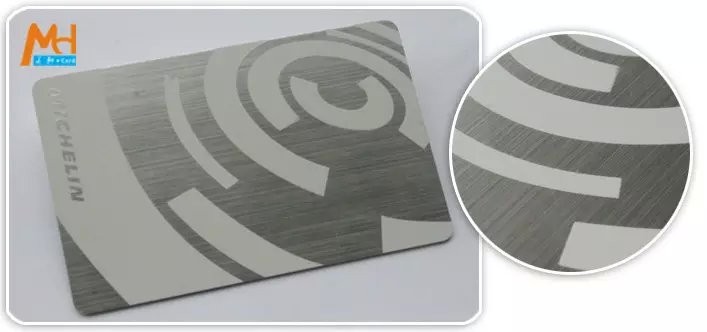 Carte VIP en acier inoxydable brossé couleur argent
