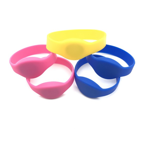 Bracelets RFID en silicone étanches HF 13,56 MHz pour festivals