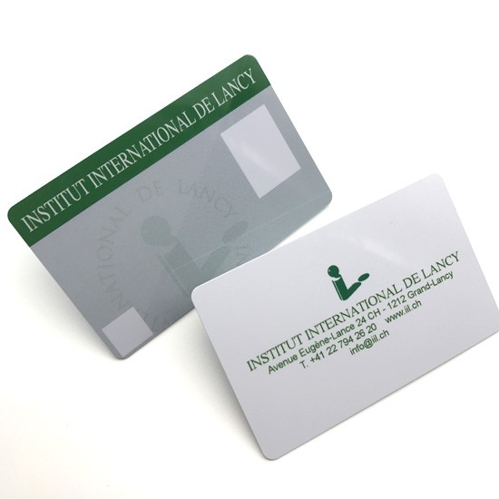 Carte d'identité photo en plastique avec impression de sécurité et personnalisation en option