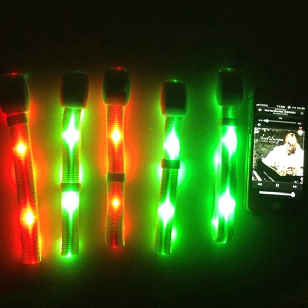 Bracelet en nylon LED RFID avec 15 couleurs changeantes et contrôle longue portée