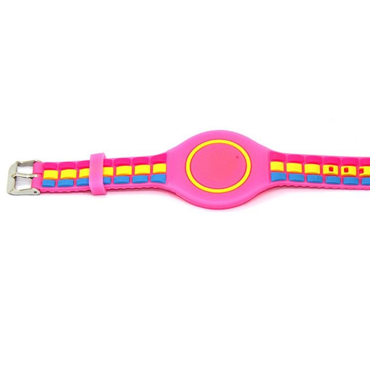 Bracelet de montre étanche en caoutchouc de silicone arc-en-ciel avec bracelet en silicone de dessin animé RFID