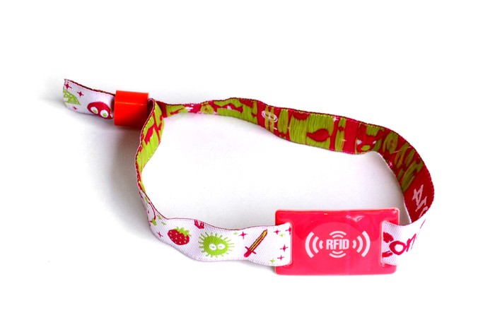 Bracelet RFID NFC en tissu tissé 13,56 MHz avec impression personnalisée pour billets de festival