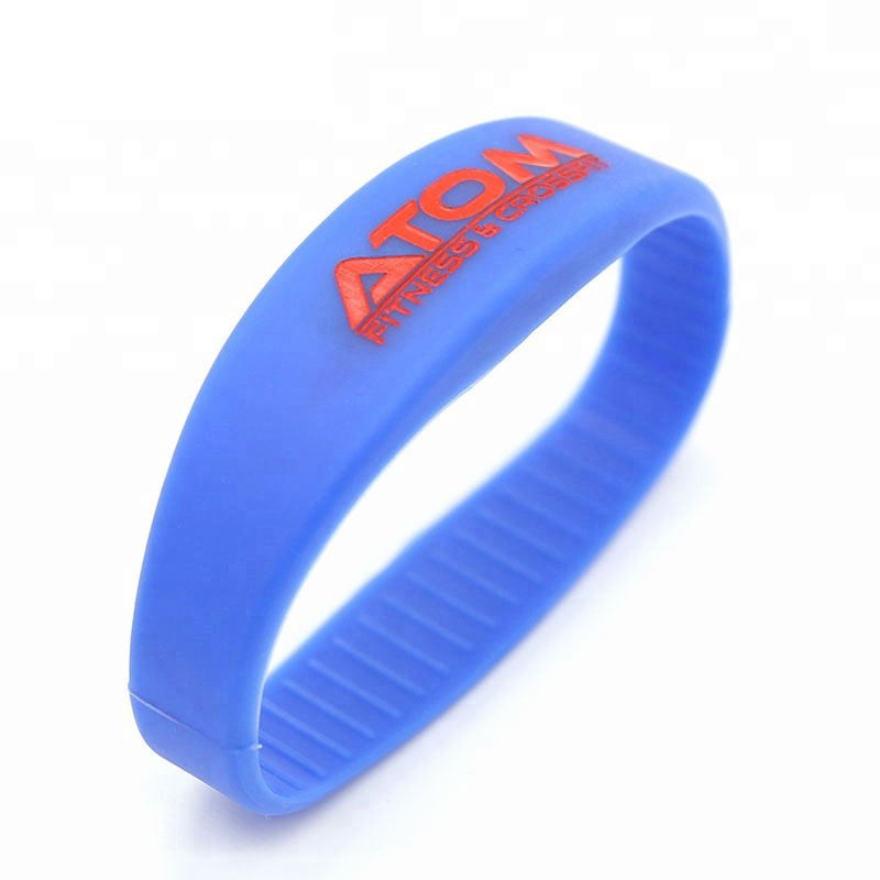 Bracelet RFID étanche personnalisé pour parcs aquatiques et complexes hôteliers