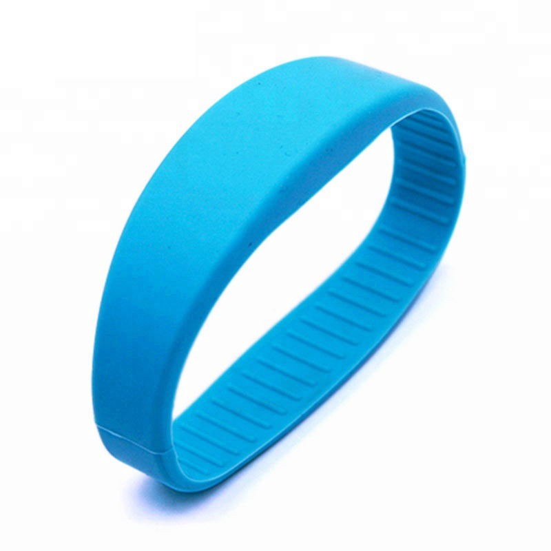Bracelet RFID étanche personnalisé pour parcs aquatiques et complexes hôteliers