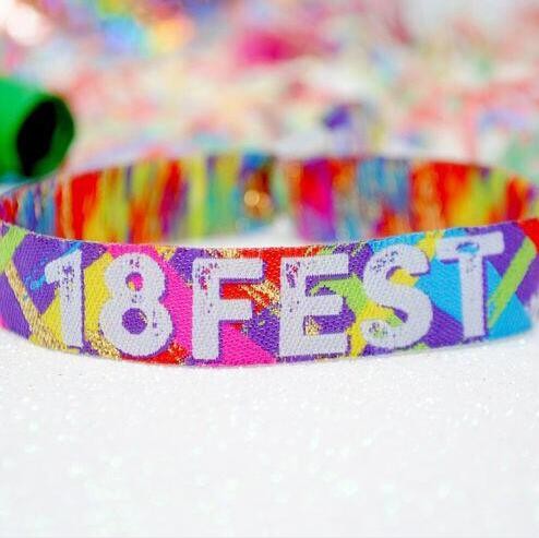 Bracelets de fête pour le 18e anniversaire