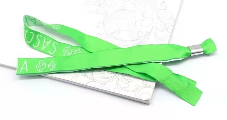 Bracelets en tissu polyester imprimé sur mesure pour événements festifs