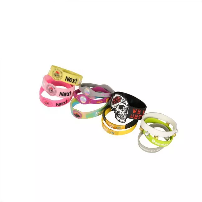 Bracelets en silicone décoratifs en caoutchouc avec logo personnalisé Bracelets en silicone RFID