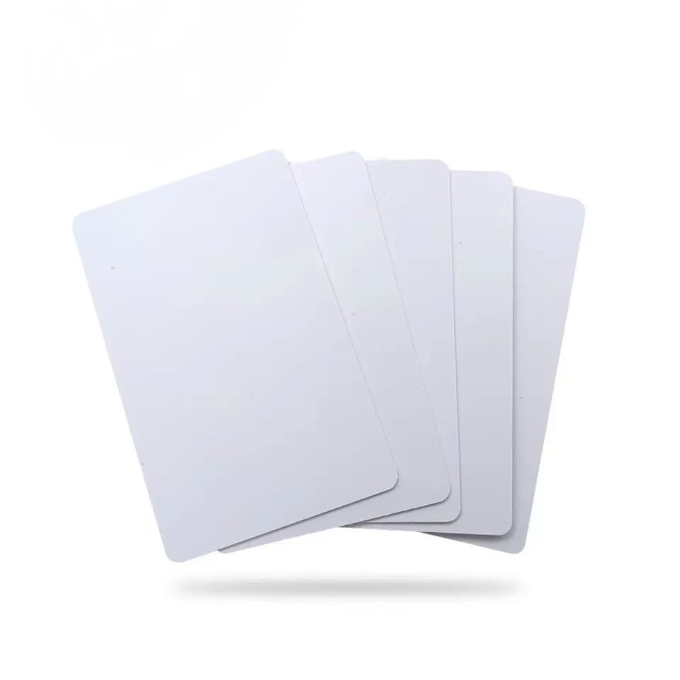 Carte vierge NFC 13,56 MHz RFID Ntag213/Ntag215/Ntag216, carte PVC blanche réinscriptible à puce