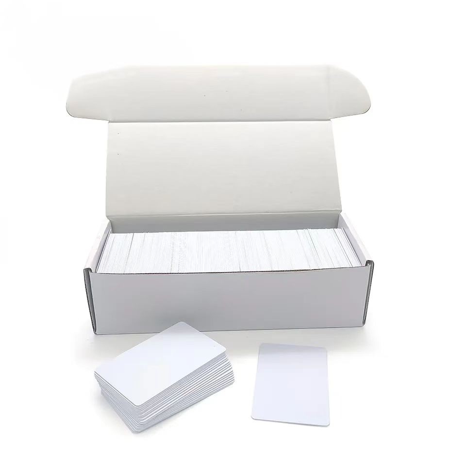 Carte vierge NFC 13,56 MHz RFID Ntag213/Ntag215/Ntag216, carte PVC blanche réinscriptible à puce