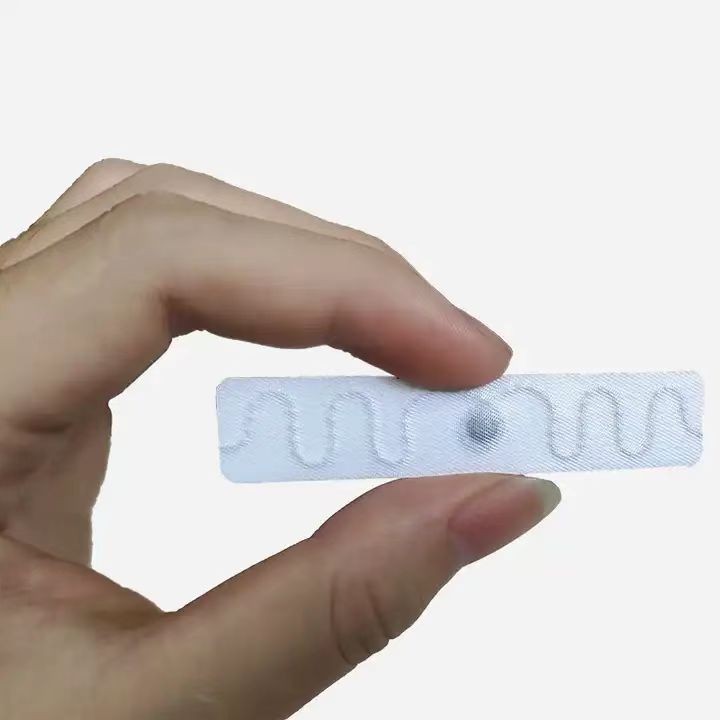 Étiquettes RFID lavables avec suivi textile et linge, étiquette de blanchisserie RFID UHF longue portée