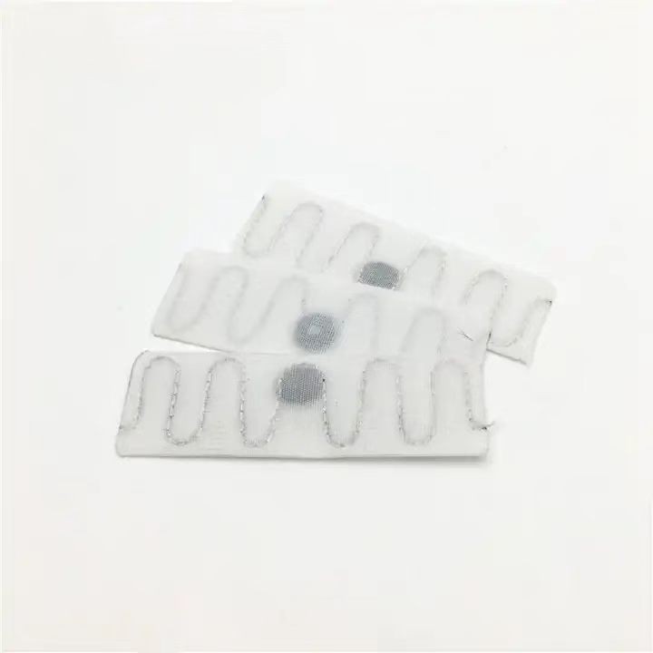 Étiquette de blanchisserie UHF RFID lavable en tissu imprimée numériquement