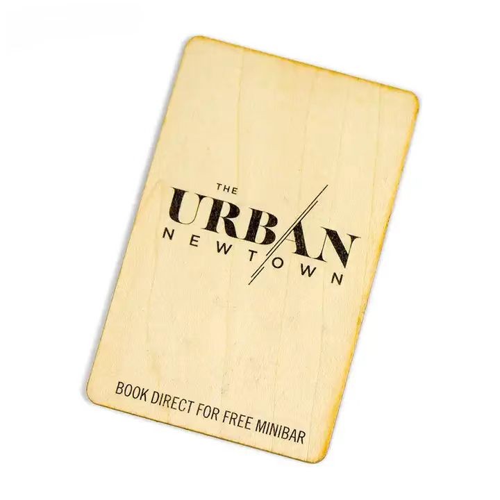 Carte d'accès personnalisée CR80 NFC RFID en bois et bambou pour hôtel