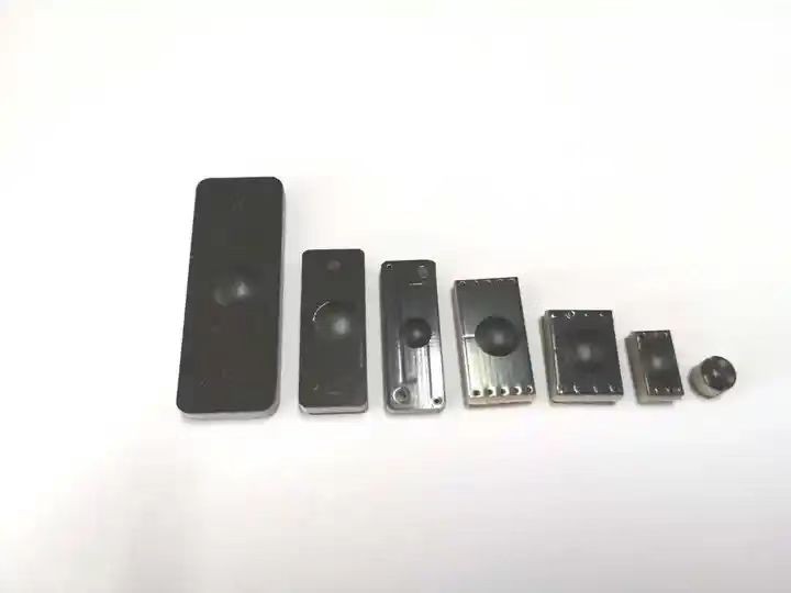 Étiquette UHF ultra-petite RFID anti-métal pour la gestion des stocks d'actifs fixes