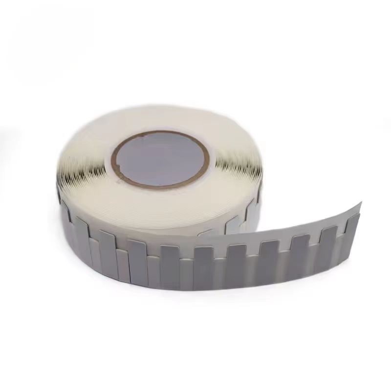 Étiquette flexible anti-métal UHF RFID longue portée pour le suivi des actifs