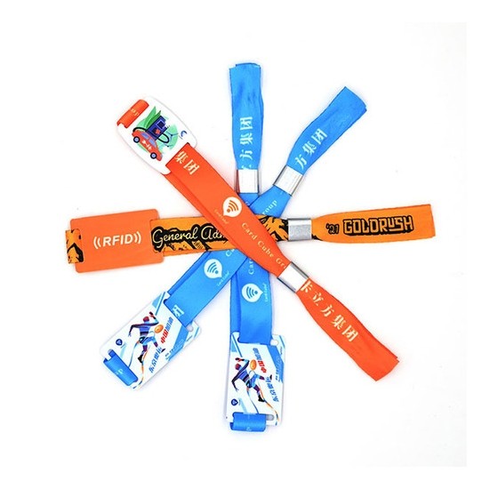 Bracelets tissés en PVC RFID, conception réglable pour un ajustement sûr et confortable lors des événements