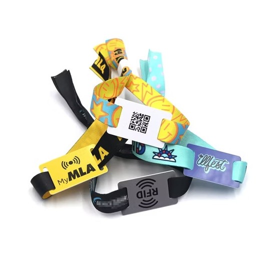 Bracelets tissés en PVC RFID, conception réglable pour un ajustement sûr et confortable lors des événements