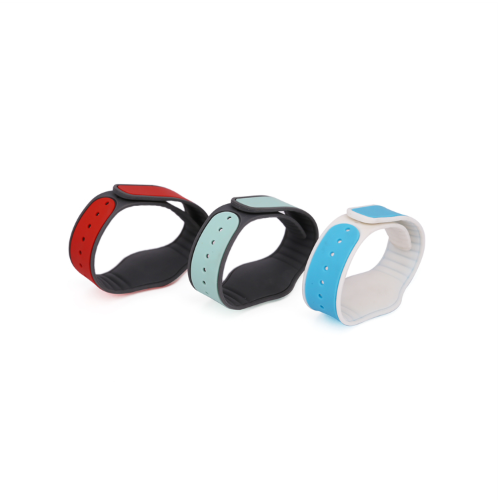 Bracelet RFID personnalisé en silicone bicolore pour le contrôle d'accès aux parcs d'attractions