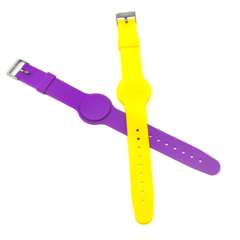 Bracelets en silicone réglables et imperméables personnalisables pour l'accès aux événements