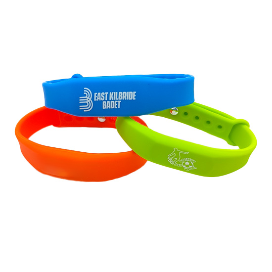 Bracelet en silicone RFID étanche pour le contrôle d'accès et la gestion des adhésions